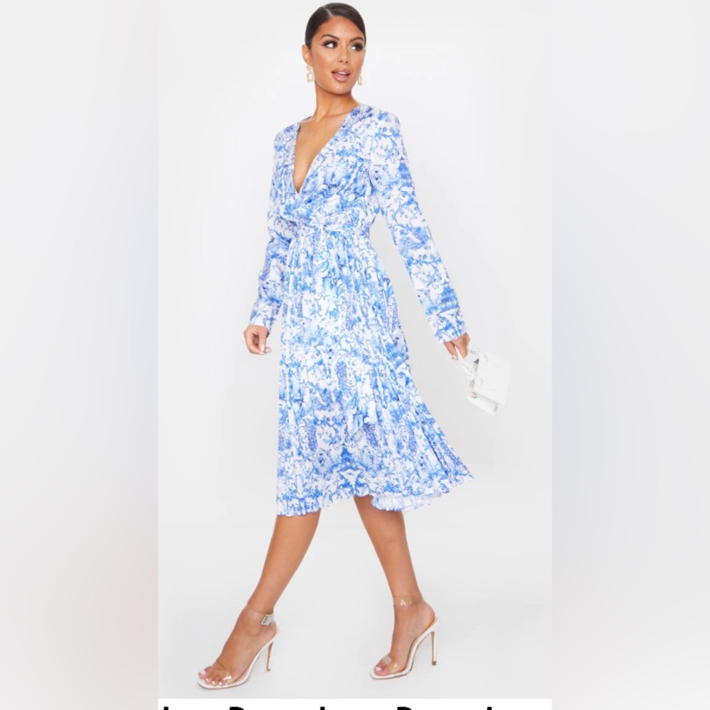 PrettyLittleThing Blue Floral Midi Dress, Size M with tags